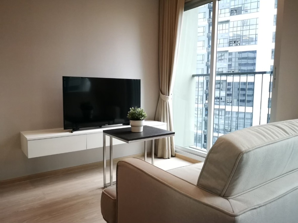 Noble Revolve Ratchada 2 / 1 Bedroom (SALE WITH TENANT), โนเบิล รีวอลฟ์ รัชดา 2 / 1 ห้องนอน (ขายพร้อมผู้เช่า) MOOK458