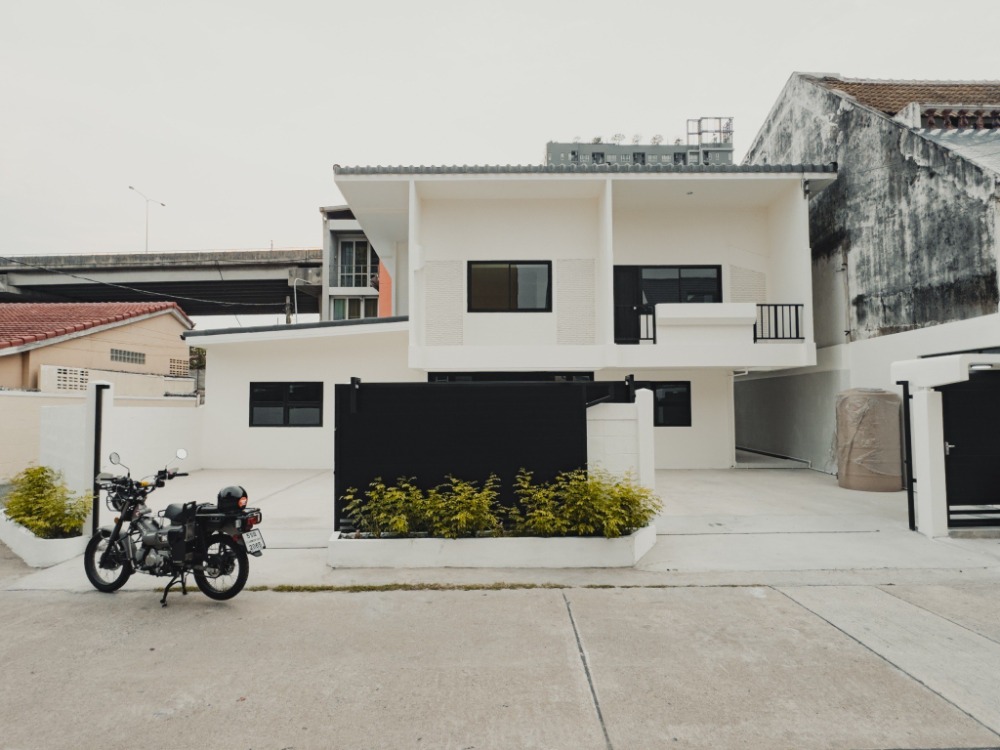 บ้านเดี่ยว พัฒนาการ ซอย 12 / 3 ห้องนอน (ขาย), Detached House Pattanakarn Soi 12 / 3 Bedrooms (SALE) PALM818