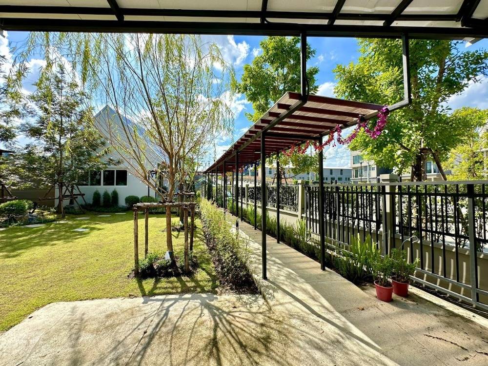 บ้านแฝด บ้านกลางเมือง รามอินทรา 83 สเตชั่น / 4 ห้องนอน (ขาย), Baan Klang Muang Ramintra 83 Station / Semi-Detached House 4 Bedrooms (FOR SALE) TAN693