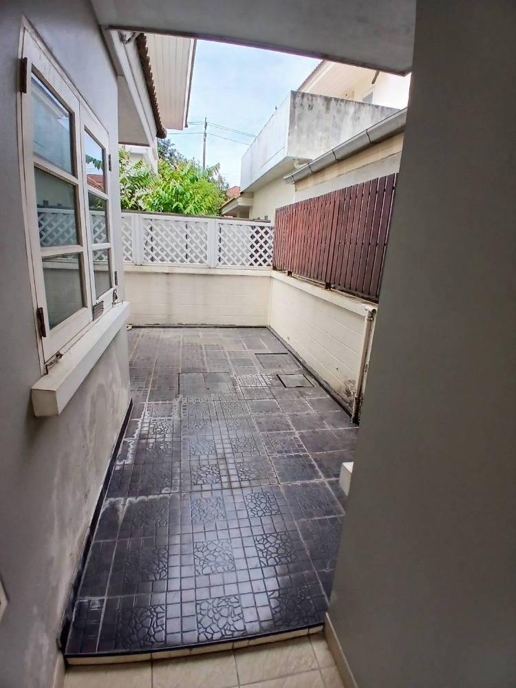 บ้านเดี่ยว วราภิรมย์ วัชรพล / 3 ห้องนอน (ขาย), Warapirom Watcharapol / Detached House 3 Bedrooms (FOR SALE) FEW071