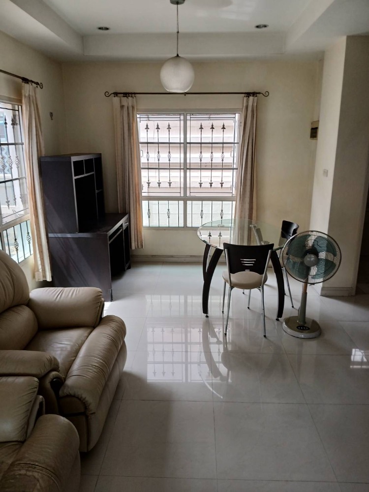 บ้านเดี่ยว วราภิรมย์ วัชรพล / 3 ห้องนอน (ขาย), Warapirom Watcharapol / Detached House 3 Bedrooms (FOR SALE) FEW071