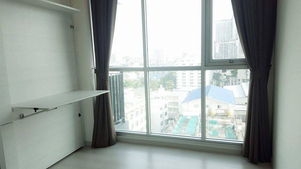 Life Ratchadapisek / 2 Bedrooms (SALE WITH TENANT), ไลฟ์ รัชดาภิเษก / 2 ห้องนอน (ขายพร้อมผู้เช่า) LIL244