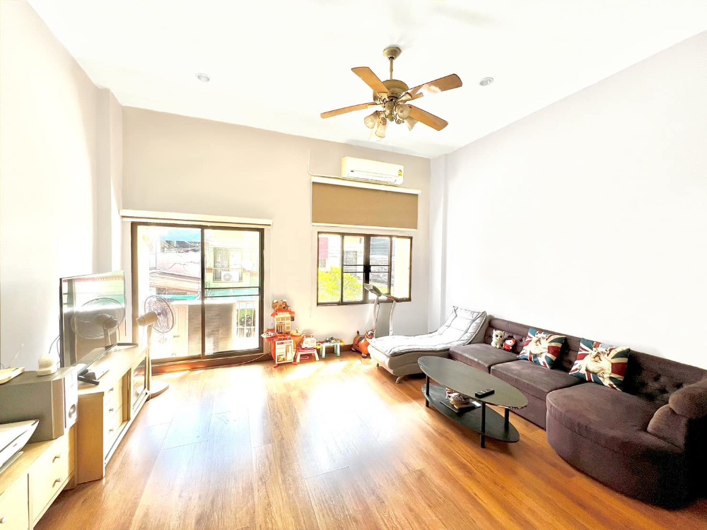 ทาวน์โฮม บ้านกลางเมือง เหม่งจ๋าย - ลาดพร้าว / 3 ห้องนอน (ขาย), Baan Klang Muang Mengjai - Ladprao / Townhome 3 Bedrooms (FOR SALE) NUB701