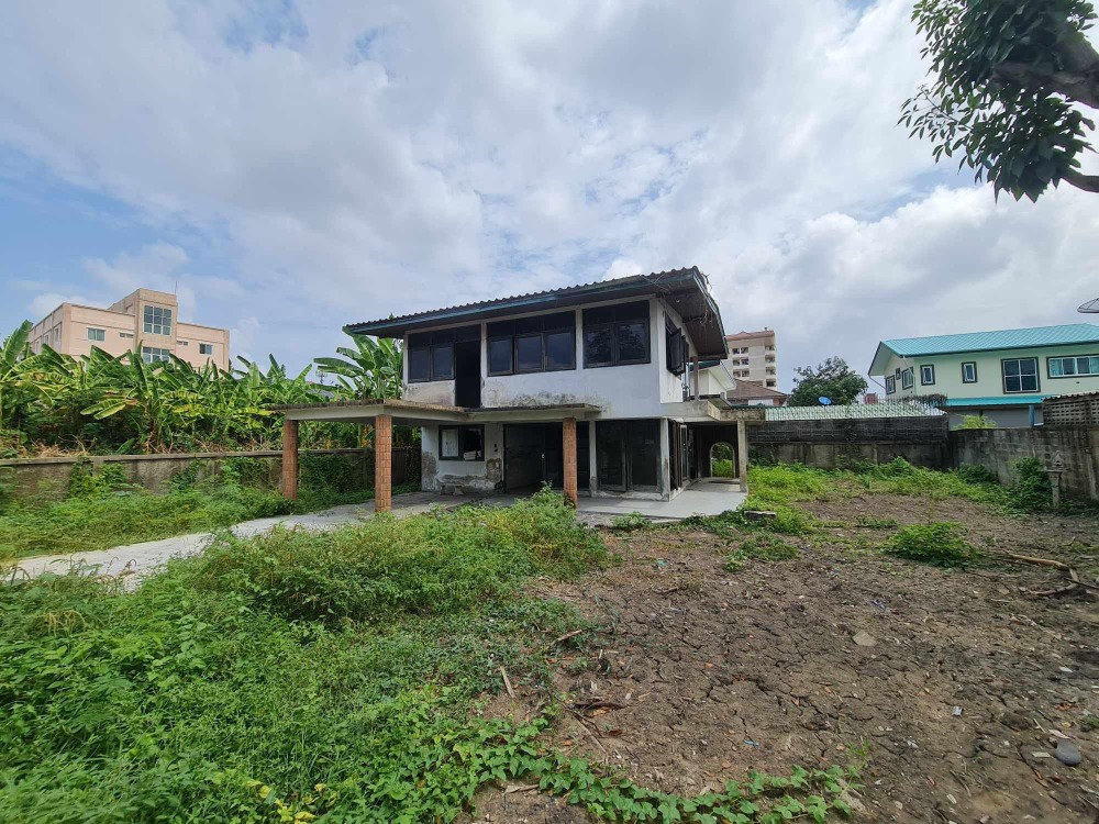 บ้านพร้อมที่ดิน ลาดพร้าว 80 แยก 14 / 126 ตารางวา (ขาย), House with Land Ladprao 80 Yaek 14 / 126 Square Wa (FOR SALE) RUK858