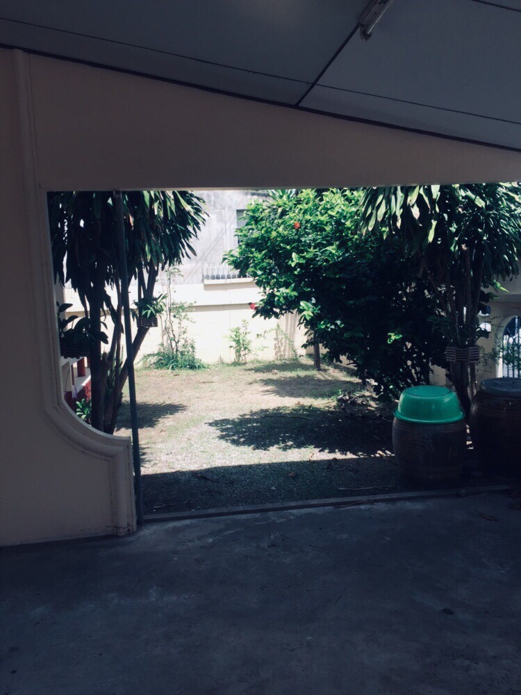 บ้านพร้อมที่ดิน ถ.บางแสนสาย 2 หน้าซอย 13 / 3 ห้องนอน (ขาย), House with Land Bang Saen Sai 2 Road in front of Soi 13 / 3 Bedrooms (SALE) AA048