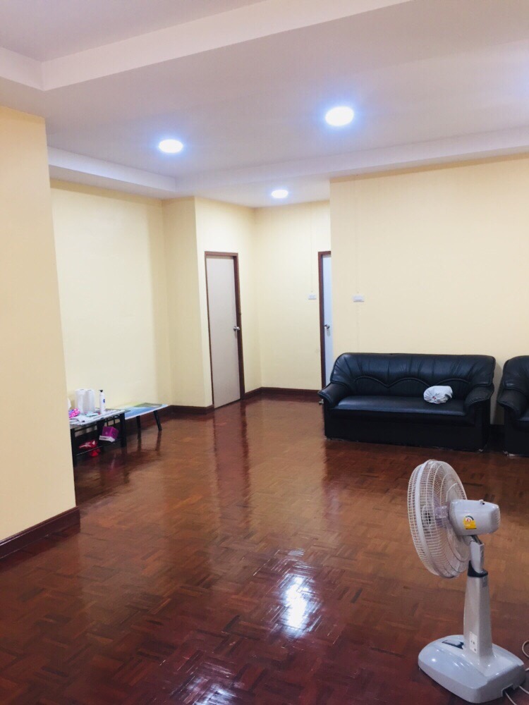 บ้านพร้อมที่ดิน ถ.บางแสนสาย 2 หน้าซอย 13 / 3 ห้องนอน (ขาย), House with Land Bang Saen Sai 2 Road in front of Soi 13 / 3 Bedrooms (SALE) AA048