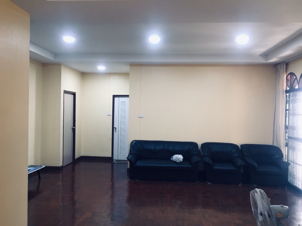 บ้านพร้อมที่ดิน ถ.บางแสนสาย 2 หน้าซอย 13 / 3 ห้องนอน (ขาย), House with Land Bang Saen Sai 2 Road in front of Soi 13 / 3 Bedrooms (SALE) AA048