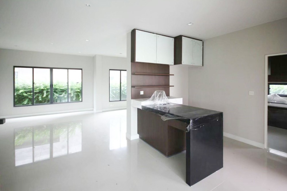 บ้านเดี่ยว เศรษฐสิริ ศรีนครินทร์ - พระราม 9 / 5 ห้องนอน (ขาย), Setthasiri Srinakarin - Rama 9 / Detached House 5 Bedrooms (FOR SALE) JANG258