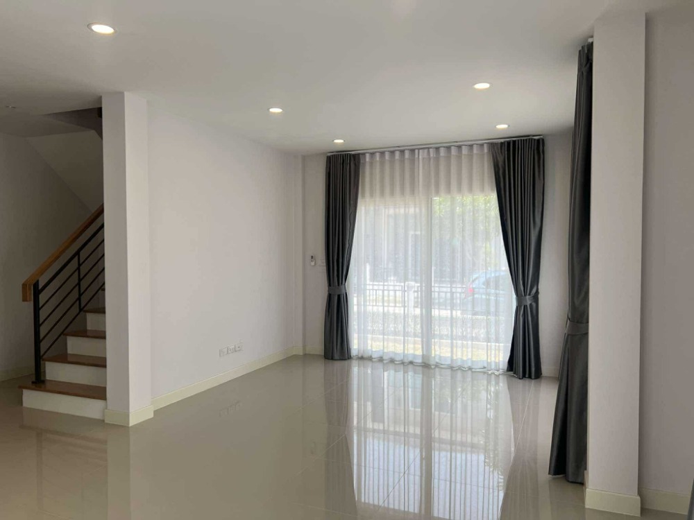 เซนโทร ประชาอุทิศ 90 / 4 ห้องนอน (ขาย), Centro Prachauthit 90 / 4 Bedrooms (SALE) DAO162