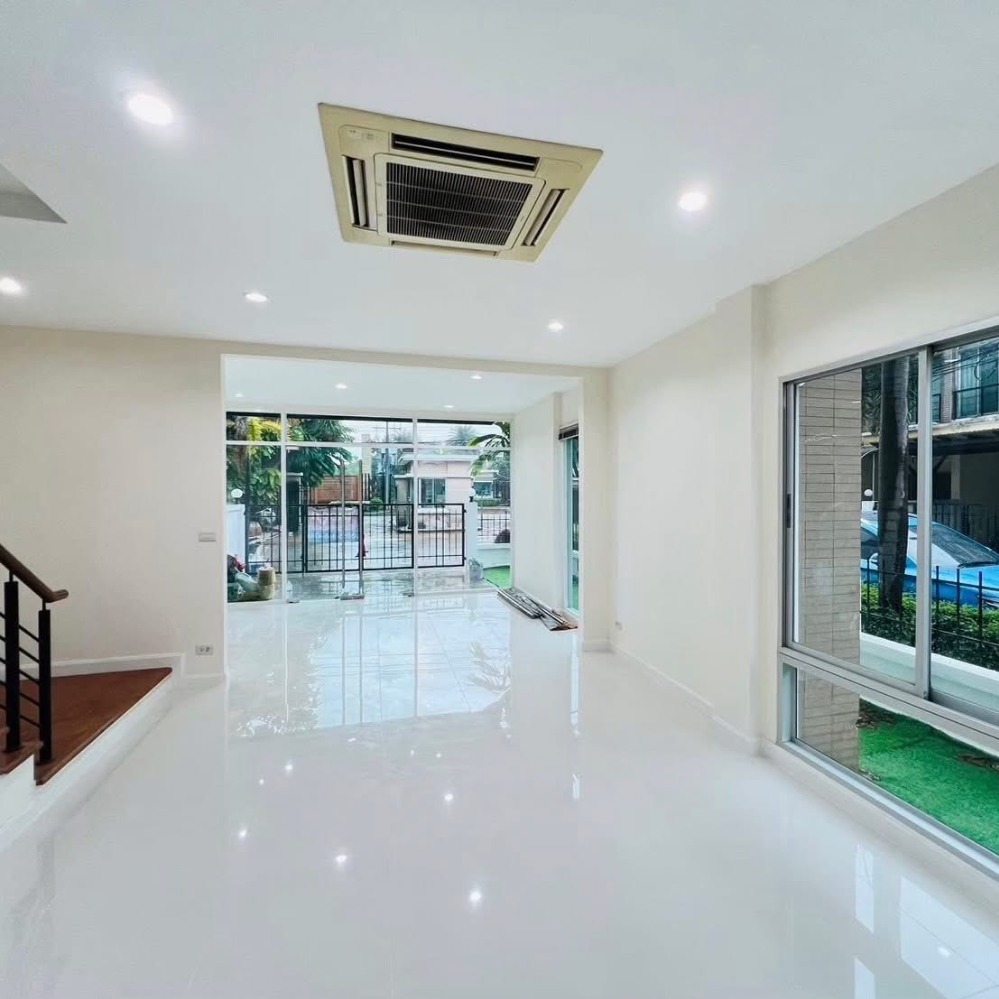 ทาวน์โฮม วิสต้า ปาร์ค วิภาวดี / 3 ห้องนอน (ขาย), Vista Park Vibhavadi / Townhome 3 Bedrooms (FOR SALE) FAH186