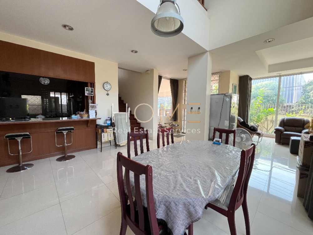 บ้านเดี่ยว ซอยรัชดานิเวศน์ / 4 ห้องนอน (ขาย), Detached House Soi Ratchada Niwet / 4 Bedrooms (SALE) RUK897