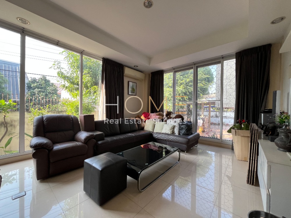 บ้านเดี่ยว ซอยรัชดานิเวศน์ / 4 ห้องนอน (ขาย), Detached House Soi Ratchada Niwet / 4 Bedrooms (SALE) RUK897