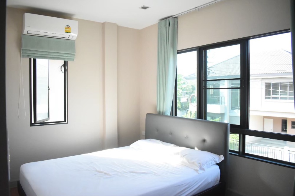 ไลฟ์ บางกอก บูเลอวาร์ด วงแหวน - พระราม 9 / 3 ห้องนอน (ขาย), Life Bangkok Boulevard Wongwaen - Rama 9 / 3 Bedrooms (SALE) DEAR094