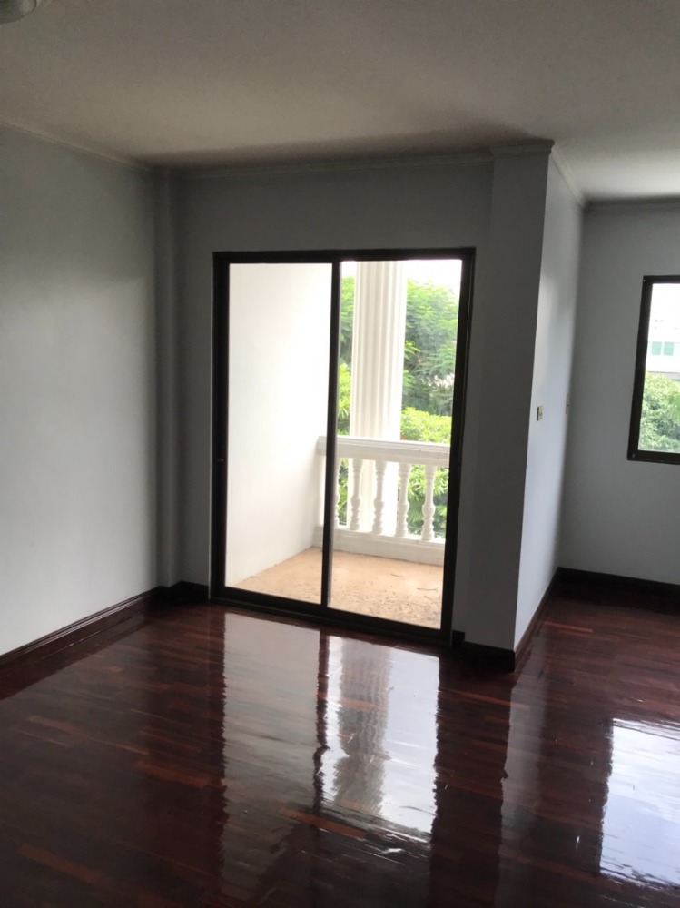 ทาวน์โฮม ลาดพร้าว 35 / 9 ห้องนอน (ขาย), Townhome Lat Phrao 35 / 9 Bedrooms (SALE) MEAW603