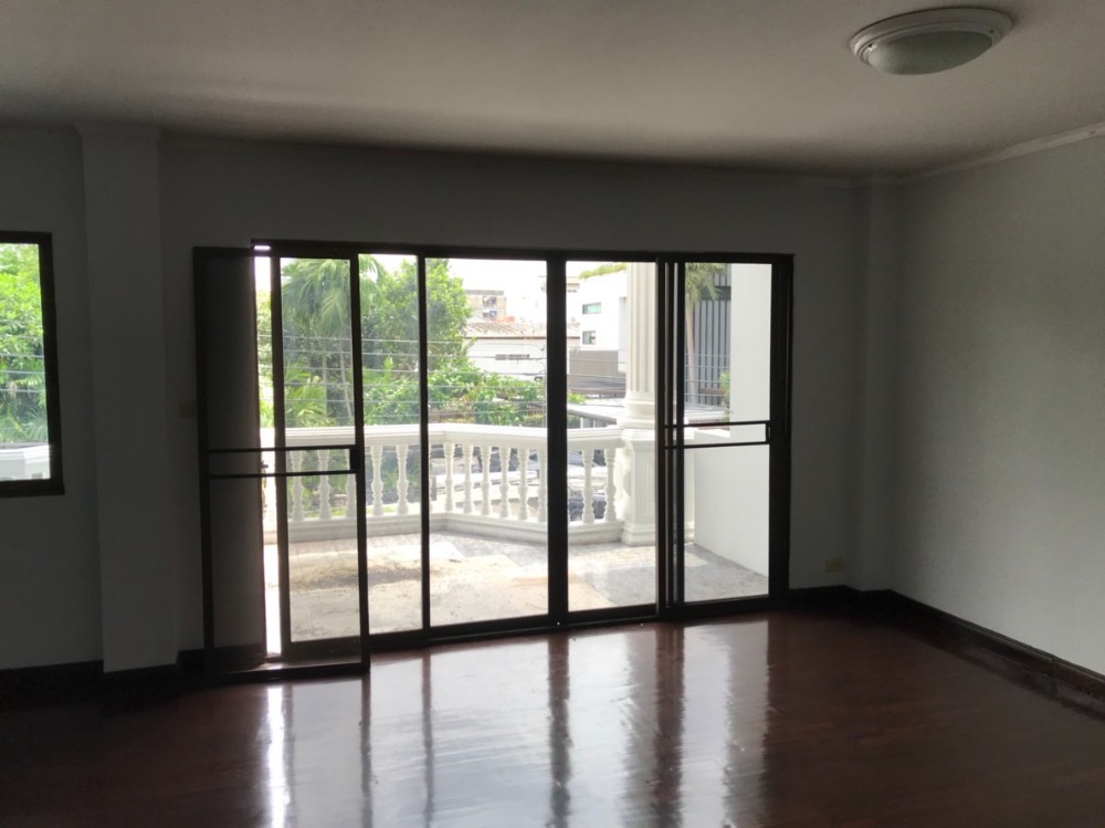 ทาวน์โฮม ลาดพร้าว 35 / 9 ห้องนอน (ขาย), Townhome Lat Phrao 35 / 9 Bedrooms (SALE) MEAW603