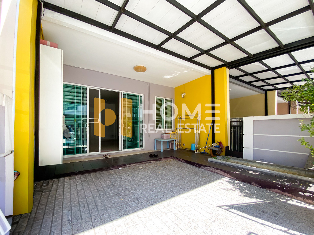 ทาวน์โฮม บ้านกลางเมือง เอสเซ้นส์ สาทร - ตากสิน 2 / 4 ห้องนอน (ขาย), Baan Klang Muang Sathorn - Taksin 2 / Townhome 4 Bedrooms (FOR SALE) BALL056