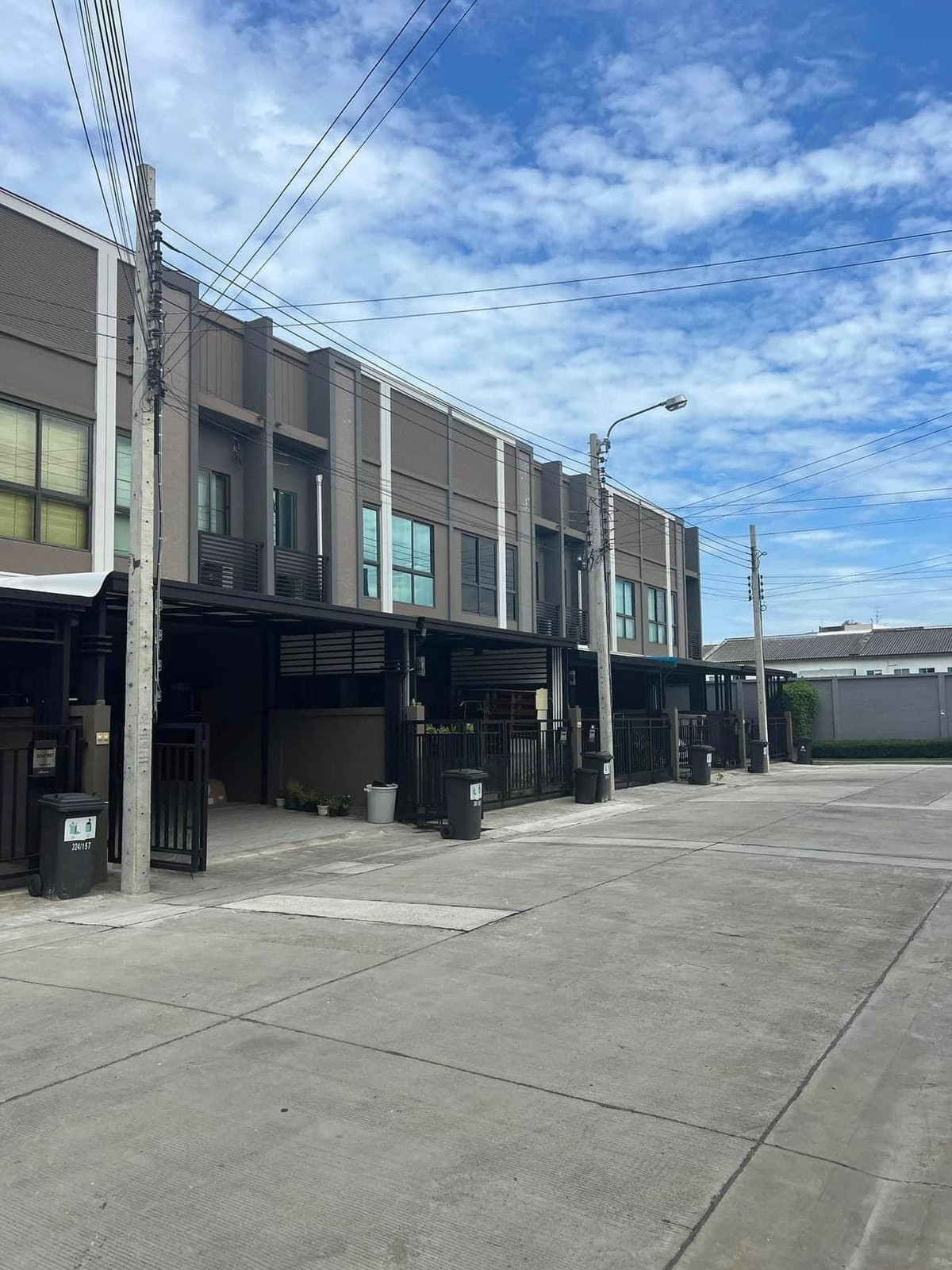 พร้อมอยู่ เฟอร์ฯ ครบ ✨ เพชรเกษม 81 / 3 ห้องนอน (ขาย), Verve Petchkasem 81 / 3 Bedrooms (FOR SALE) BALL198