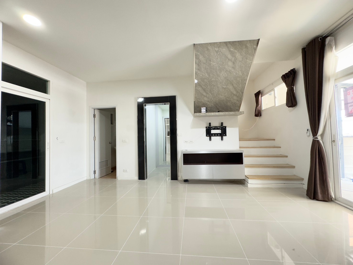 ทาวน์โฮม คาซ่า วอเตอร์ไซต์ พระราม 5 / 3 ห้องนอน (ขาย), Casa Waterside Rama 5 / Townhome 3 Bedrooms (FOR SALE) AOM008