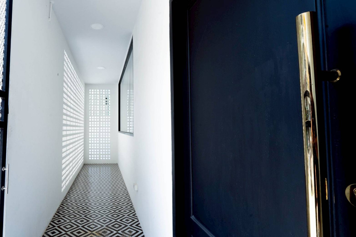 อาคารพาณิชย์ ตลาดบางใหญ่ / 4 ชั้น (ขาย), Commercial Building Bangyai Market / 4 Storey (FOR SALE) AOM014