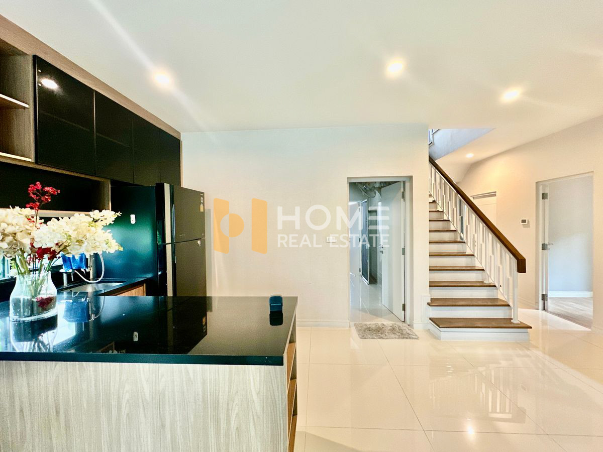 บุราสิริ พัฒนาการ / 4 ห้องนอน (ขาย), Burasiri Pattanakarn / 4 Bedrooms (FOR SALE) FON175