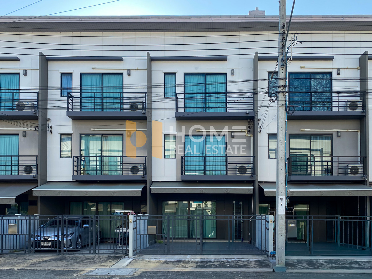 ทำเลเทพ ใกล้ทุกความสะดวก 🏡📍 ทาวน์โฮม บ้านกลางเมือง ปิ่นเกล้า - จรัญฯ / 3 ห้องนอน (ขาย), Baan Klang Muang Pinklao - Charan / Townhome 3 Bedrooms (FOR SALE) BALL208