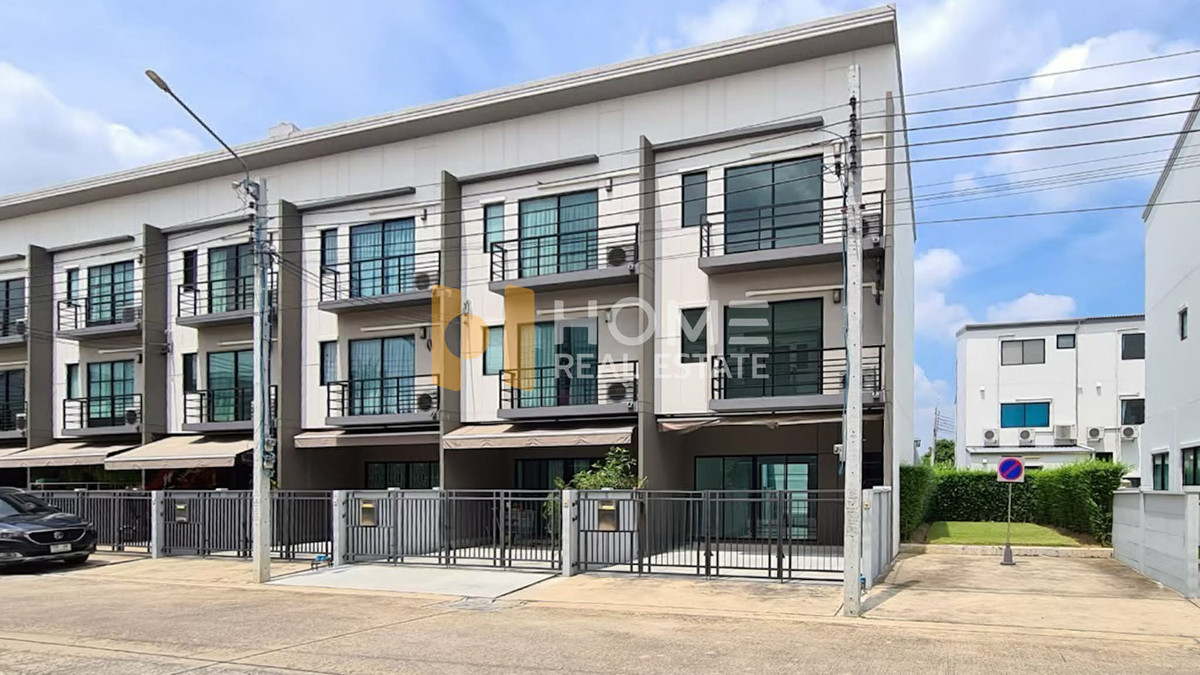 แปลงมุม ติดถนนเมน 🏡 บ้านกลางเมือง ปิ่นเกล้า - จรัญ / 3 ห้องนอน (ขาย), Baan Klang Muang Pinklao - Charan / 3 Bedrooms (FOR SALE) BALL215