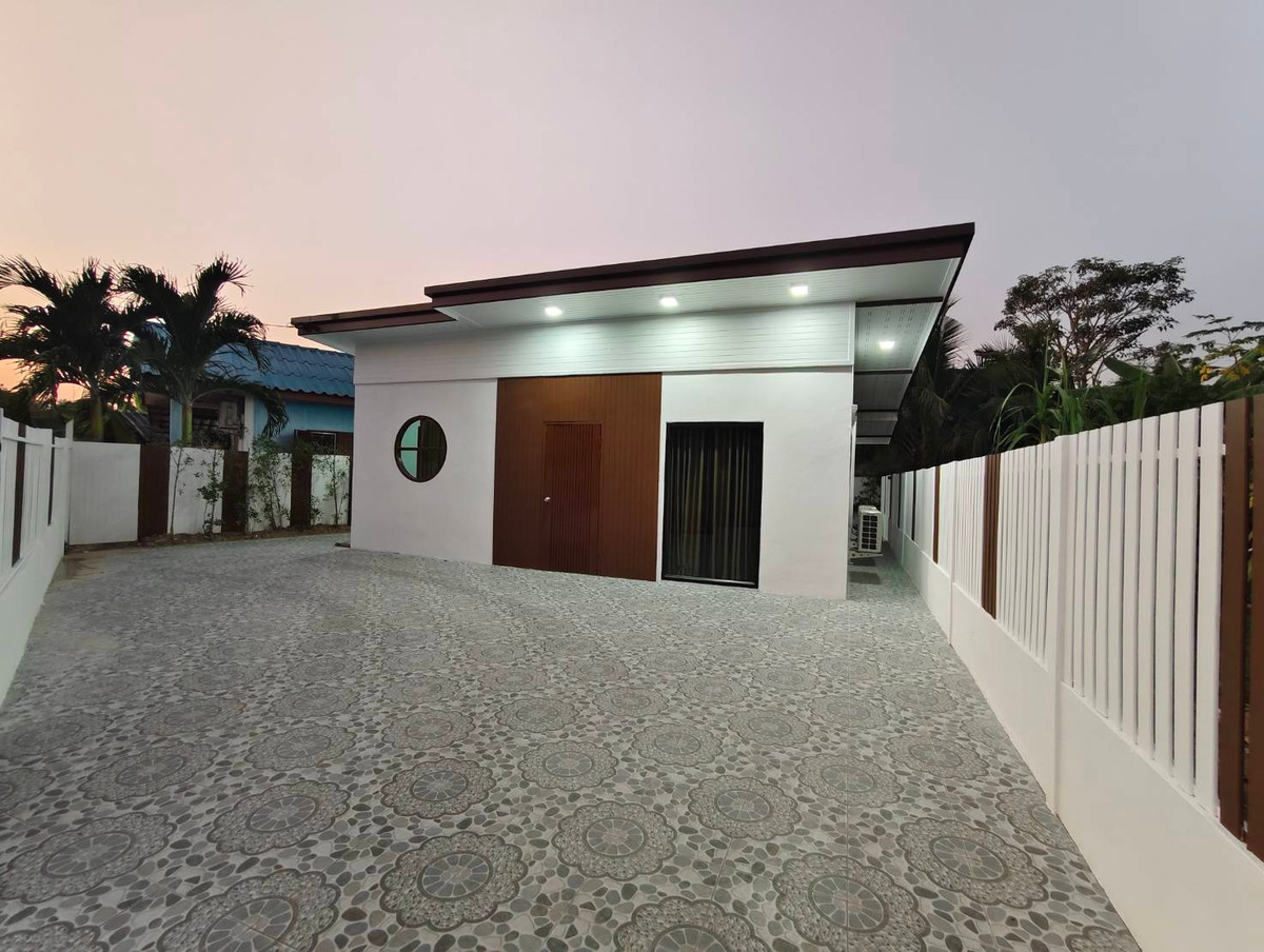 บ้านพร้อมที่ดิน ซอยเทศบาล 1 / 3 ห้องนอน (ขาย), House with land in Soi Tesaban 1 / 3 Bedrooms (FOR SALE) AM020