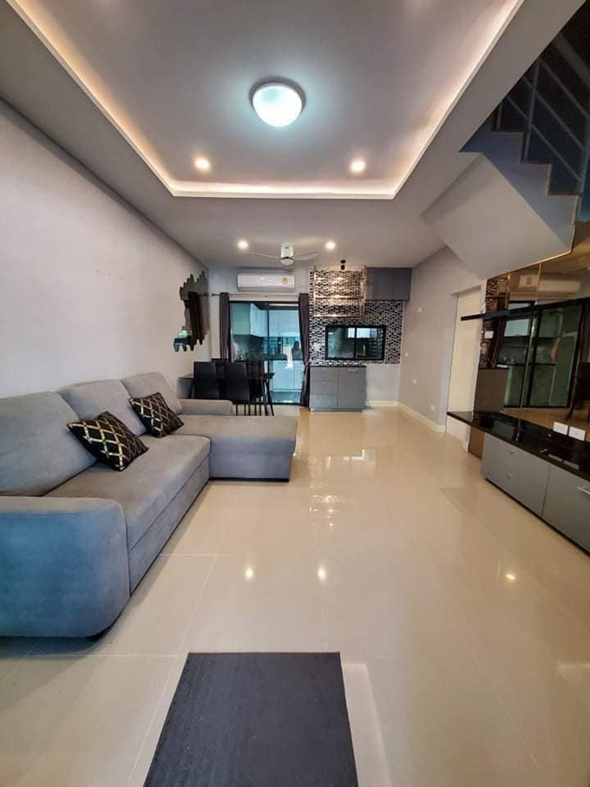 ทาวน์โฮม บ้านกลางเมือง ปิ่นเกล้า - จรัญฯ / 3 ห้องนอน (ขาย), Baan Klang Muang Pinklao - Charan / Townhome 3 Bedrooms (FOR SALE) BALL227