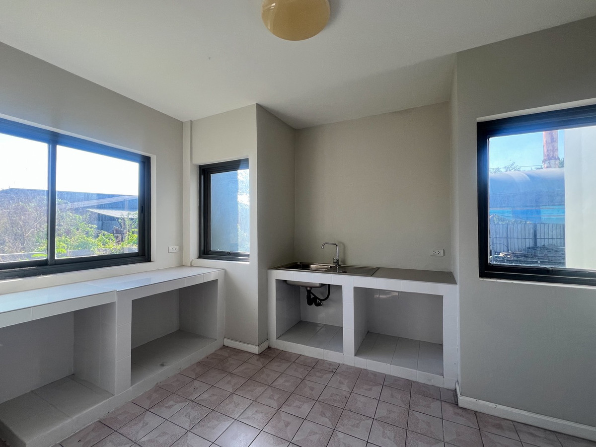 ร่มฤดี ร่มเกล้า 25/5 / 6 ห้องนอน (เช่า), Romrudee Romklao 25/5 / 6 Bedrooms (FOR RENT) BZD110