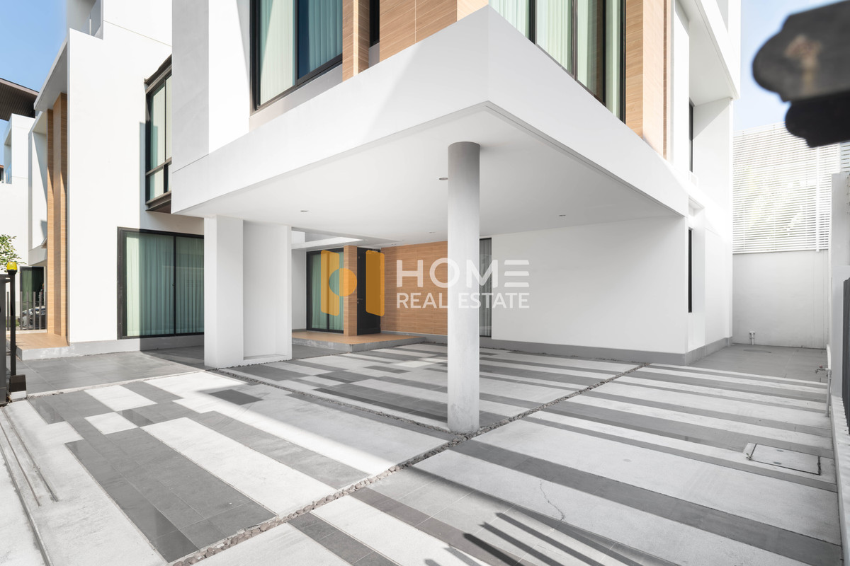 บ้านหลังใหญ่ พื้นที่ใช้สอยจุใจ ✨ บ้านเดี่ยว เนอวานา บียอนด์ ศรีนครินทร์ / 4 ห้องนอน (ขาย), Nirvana Beyond Srinakarin / Detached House 4 Bedrooms (FOR SALE) FON141