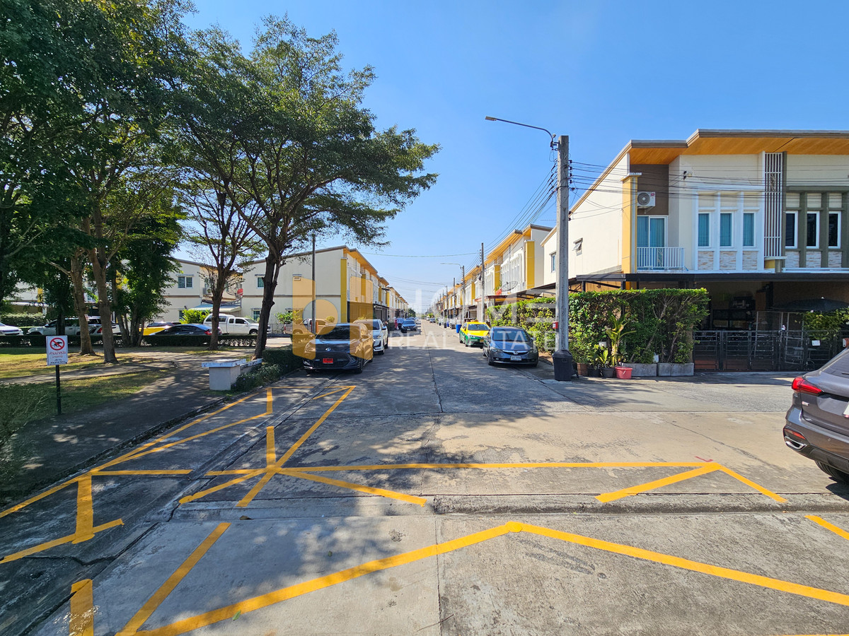 โกลเด้น ทาวน์ วัชรพล สุขาภิบาล 5 / 4 ห้องนอน (ขาย), Gloden Town Watcharapol - Sukhapiban 5 / 4 Bedrooms (FOR SALE) TAN878