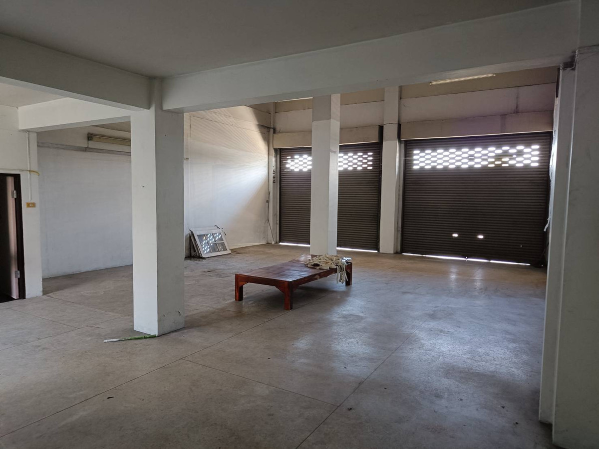 อาคารพาณิชย์ 2 คูหา ติดถนนบายพาส ชลบุรี / 3 ชั้น (ขาย), Commercial building, 2 units, next to Bypass Road, Chonburi / 3-Storey (FOR SALE) YEAN088