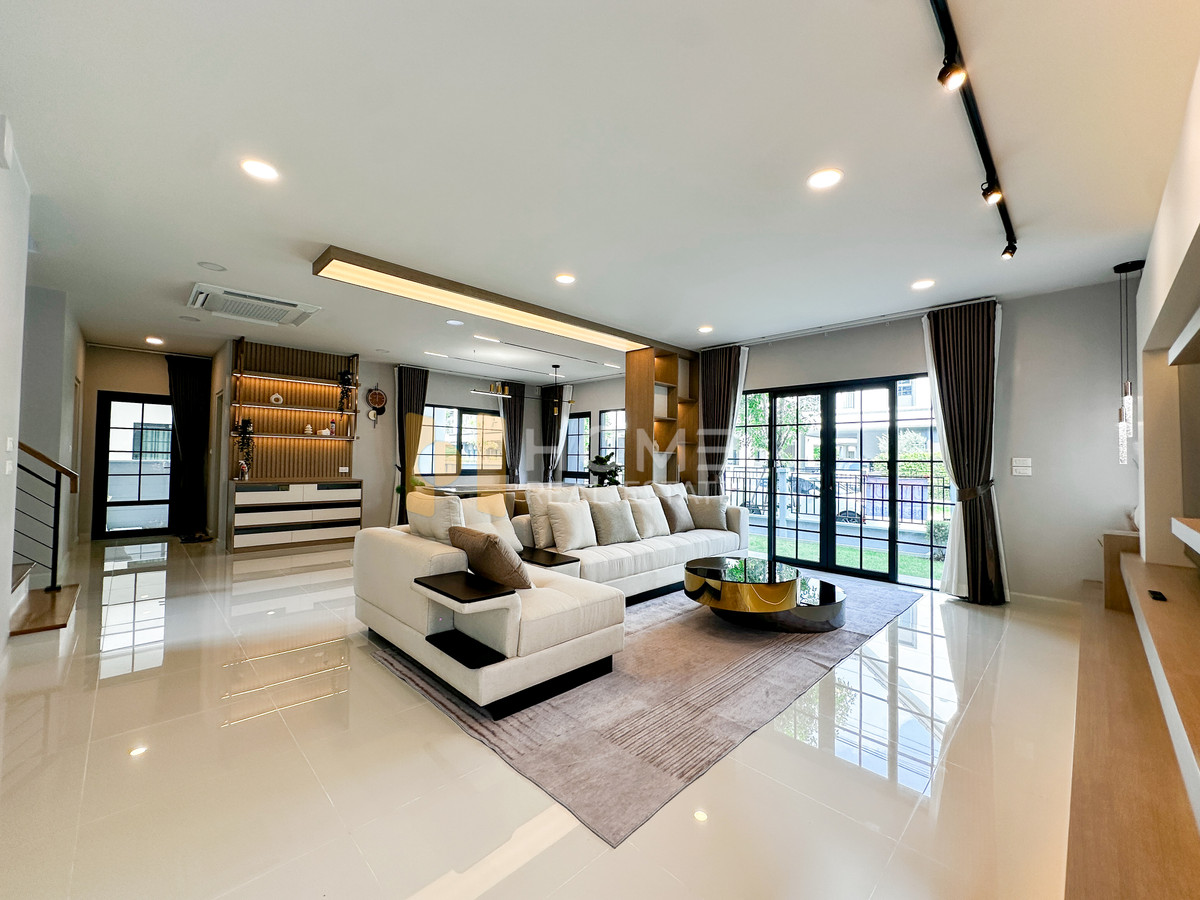 เซนโทร บางนา เฟส 2 / 4 ห้องนอน (ขาย), Centro Bangna phase 2/ 4 Bedrooms (FOR SALE) YOK016