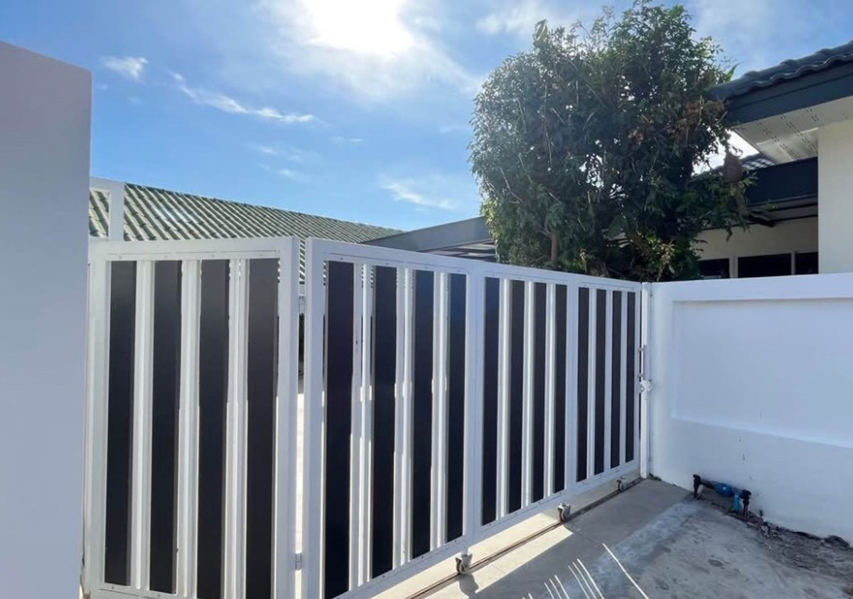 หลังมุมพร้อมชั้นลอย เฟอร์แน่น ✨ พัทยารุ่งเรือง / 3 ห้องนอน (ขาย), Pattaya Rungrueng / 3 Bedrooms (FOR SALE) BEWN036