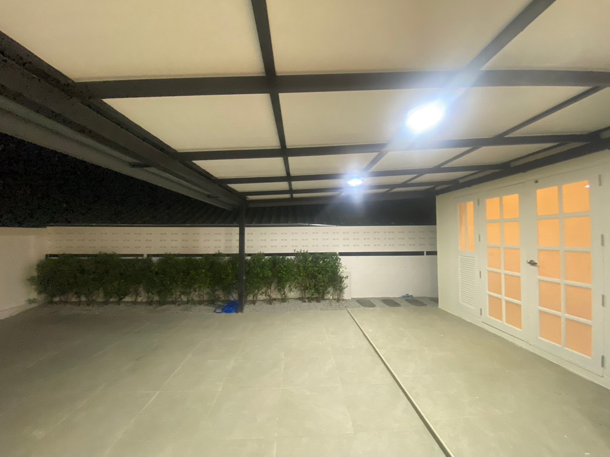 หลังมุมพร้อมชั้นลอย เฟอร์แน่น ✨ พัทยารุ่งเรือง / 3 ห้องนอน (ขาย), Pattaya Rungrueng / 3 Bedrooms (FOR SALE) BEWN036