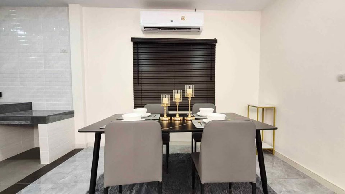 หมู่บ้าน ปาร์ครุ่งเรือง / 3 ห้องนอน (ขาย), Parkrungrueng / 3 Bedrooms (FOR SALE) BEWN053