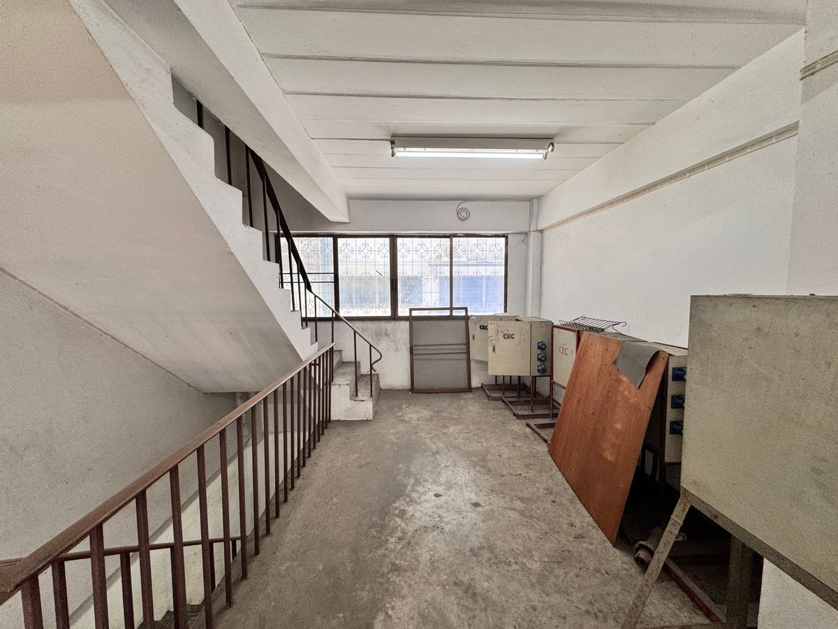 อาคารพาณิช ถ.สุขุมวิท ต.ทุ่งสุขลา อ.ศรีราชา ชลบุรี / 3 ชั้น (ขาย), Commercial building, Sukhumvit Rd, Thung Sukla Sub, Si Racha Dist, Chonburi / 3 - Storey (FOR SALE) YEAN105