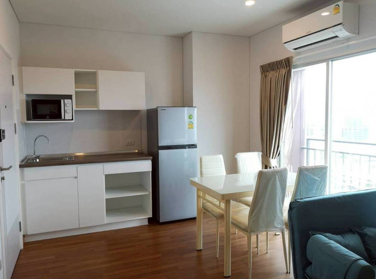 Lumpini Place Ratchada - Sathu / 2 Bedrooms (SALE WITH TENENT), ลุมพินี เพลส รัชดา - สาธุ / 2 ห้องนอน (ขายพร้อมผู้เช่า) LD041