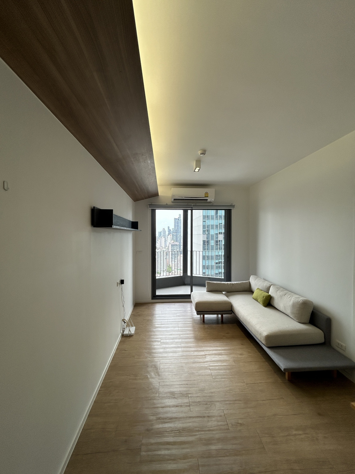 Triple Y Residence / 2 Bedrooms (SALE WITH TENENT), ทริปเปิ้ล วาย เรสซิเด้นซ์ / 2 ห้องนอน (ขายพร้อมผู้เช่า) BL034