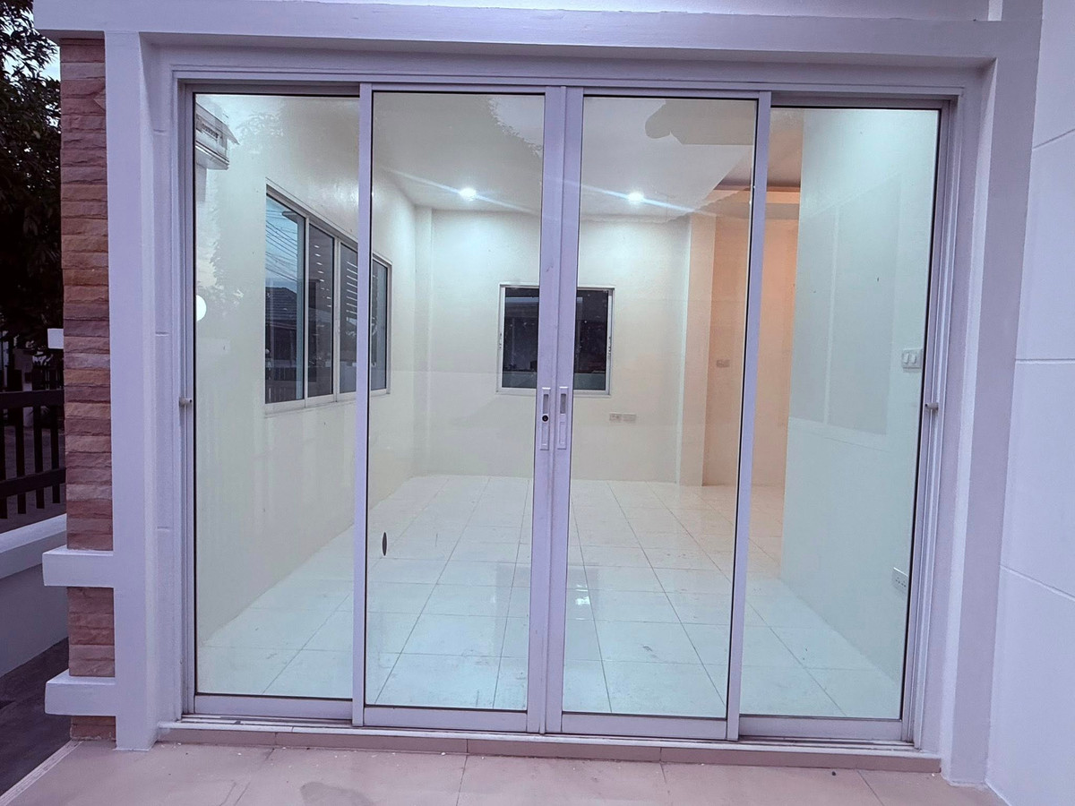 รัตนากรวิลเลจ 24 / 2 ห้องนอน (ขาย), Ratanakorn Village 24 / 2 Bedrooms (FOR SALE) BEWN058