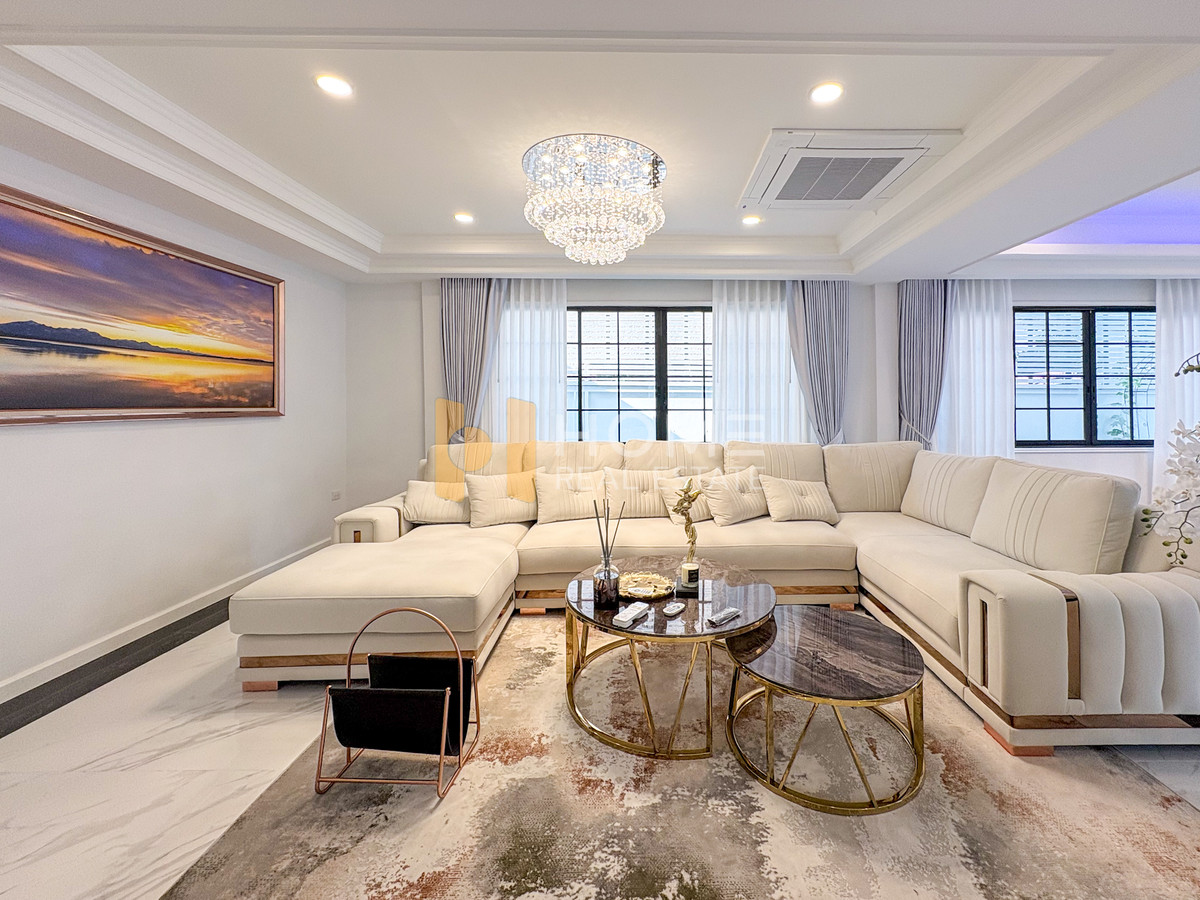 บ้านเดี่ยวพร้อมที่ดิน นาคนิวาส 48 / 5 ห้องนอน (ขาย), Single house with land Nakniwat 48 / 5 Bedrooms (FOR SALE) TPM330