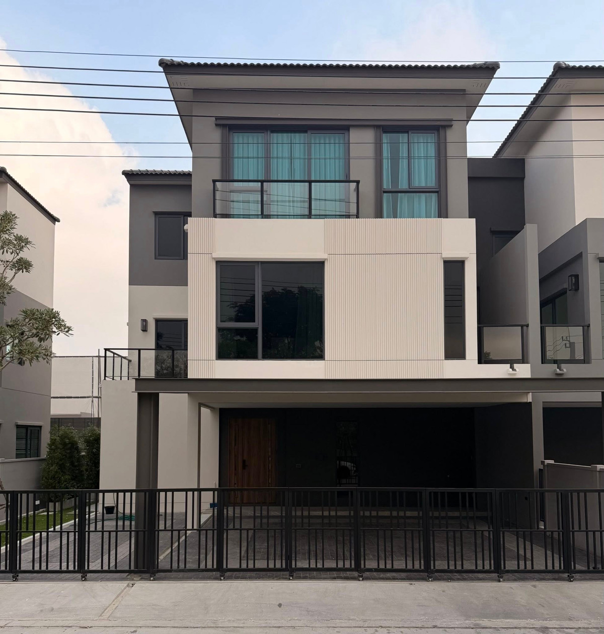 บ้านกลางเมือง ดิ อิดิชั่น บางนา 2 / 4 ห้องนอน (เช่า), Baan Klang Muang The Edition Bangna 2 / 4 Bedrooms (FOR RENT) YOK073