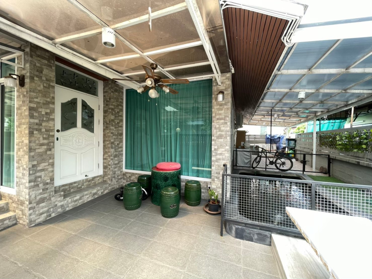 บ้านเดี่ยวพร้อมที่ดิน โชคชัย 4 ซอย 55 / 3 ห้องนอน (ขาย), Single house with land Chokchai 4 Soi 55 / 3 Bedrooms (FOR SALE) TPM332