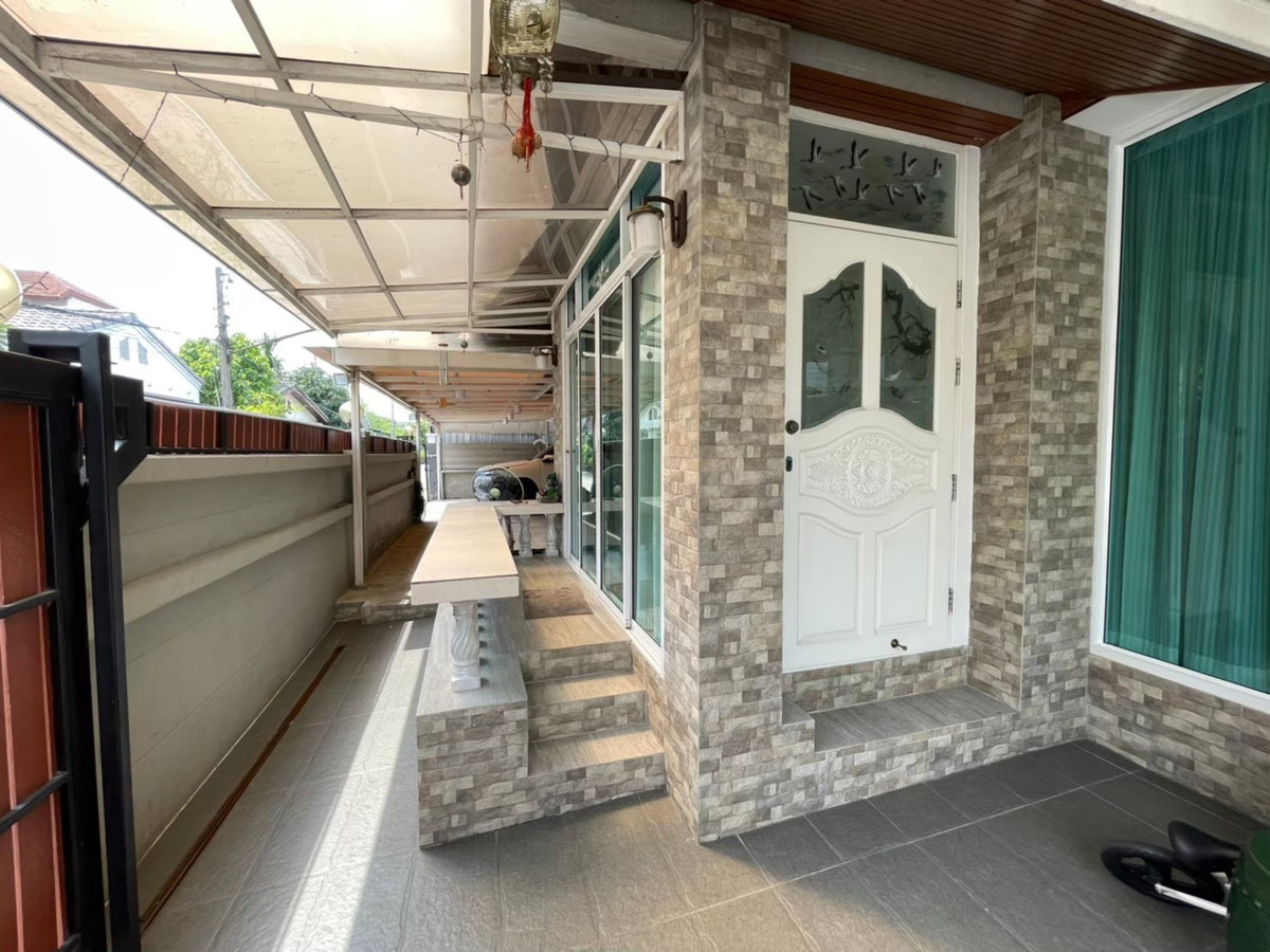 บ้านเดี่ยวพร้อมที่ดิน โชคชัย 4 ซอย 55 / 3 ห้องนอน (ขาย), Single house with land Chokchai 4 Soi 55 / 3 Bedrooms (FOR SALE) TPM332