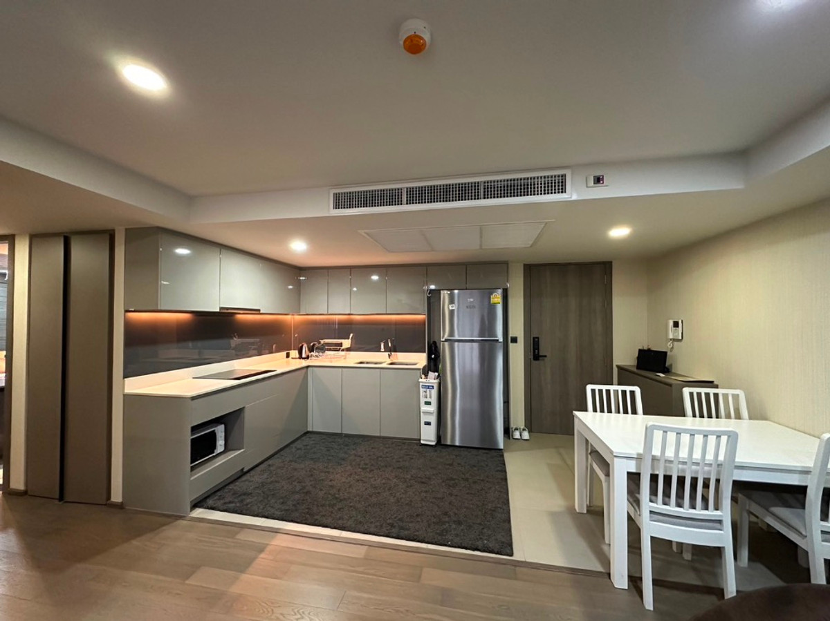 Klass Sarasin - Rajdamri / 2 Bedrooms (SALE WITH TENENT), คลาส สารสิน - ราชดำริ  / 2 ห้องนอน (ขายพร้อมผู้เช่า) BL062