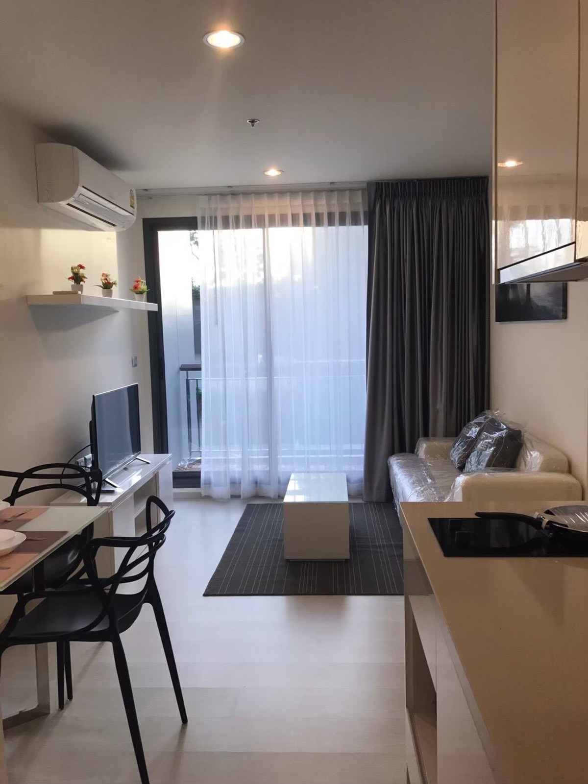 Rhythm Sukhumvit 42 / 1 Bedroom (SALE WITH TENENT), ริทึ่ม สุขุมวิท 42 / 1 ห้องนอน (ขายพร้อมผู้เช่า) JSMN002