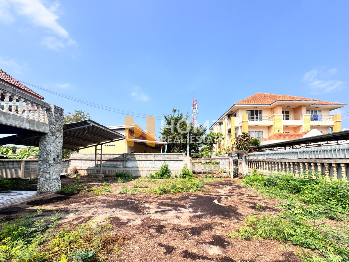 ที่ดินพร้อมบ้าน 121 ตารางวา บ้านไร่ดินแดงซอย 9 / 4 ห้องนอน (ขาย), Land with house 121 square wah Ban Rai Din Daeng Soi 9 / 4 Bedrooms (FOR SALE) YEAN128