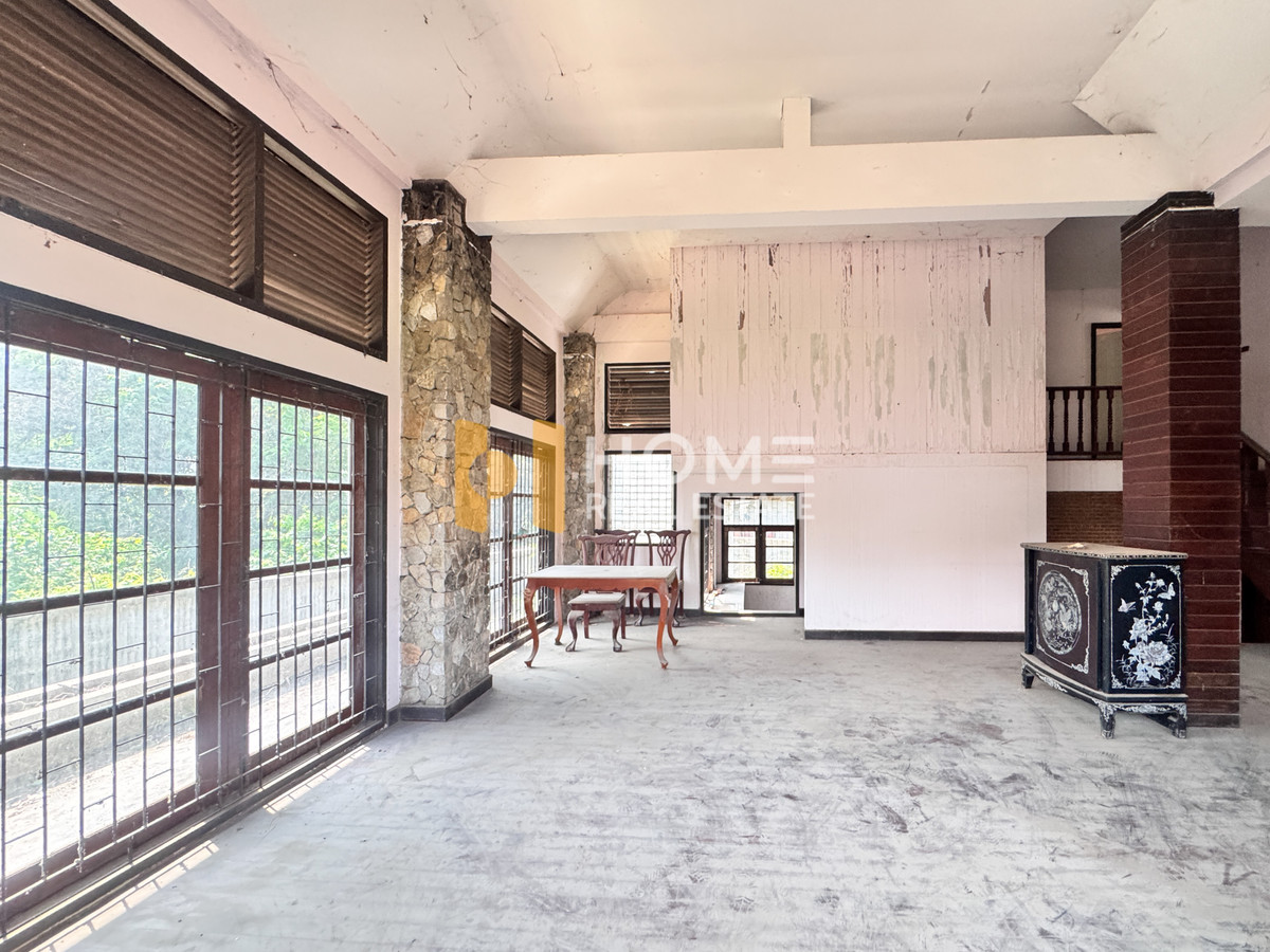 ที่ดินพร้อมบ้าน 121 ตารางวา บ้านไร่ดินแดงซอย 9 / 4 ห้องนอน (ขาย), Land with house 121 square wah Ban Rai Din Daeng Soi 9 / 4 Bedrooms (FOR SALE) YEAN128