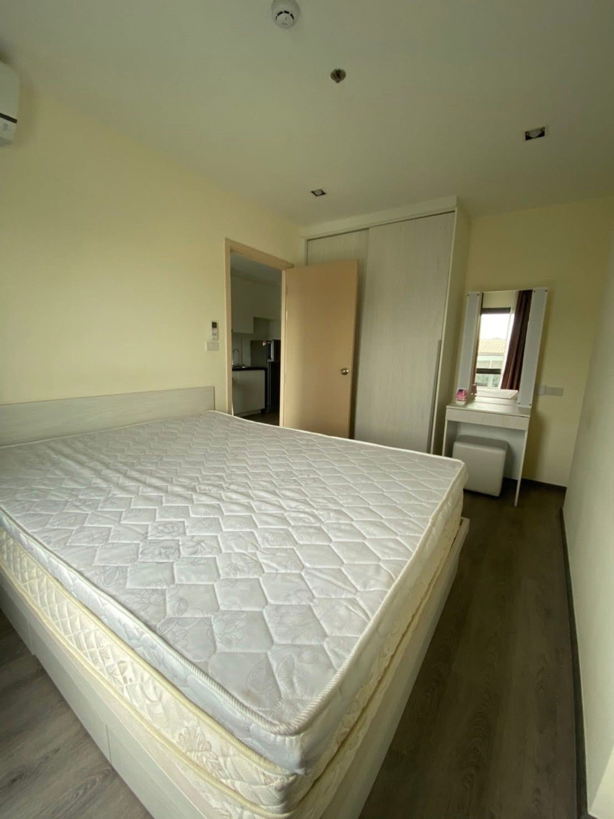 Rict park @ Triple station / 1 Bedroom (SALE WITH TENENT), ริชพาร์ค แอท ทริปเปิ้ล สเตชั่น / 1 ห้องนอน (ขายพร้อมผู้เช่า) POP009