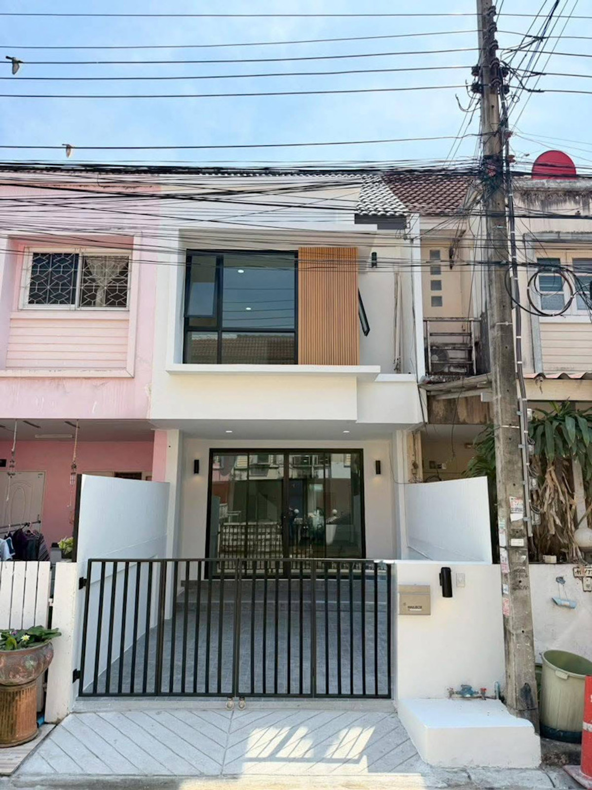 เฟิสท์โฮม วัชรพล / 2 ห้องนอน (ขาย), First Home Watcharapol / 2 Bedrooms (FOR SALE) DIT022